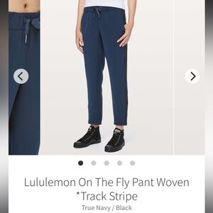 Lululemon On The Fly Woven Track Black Stripe Pant in True Navy, Size 10